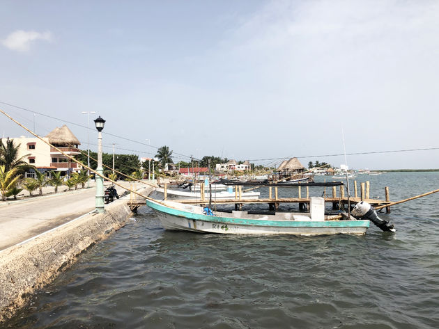 De haven van Rio Lagartos ligt vol vissersboten