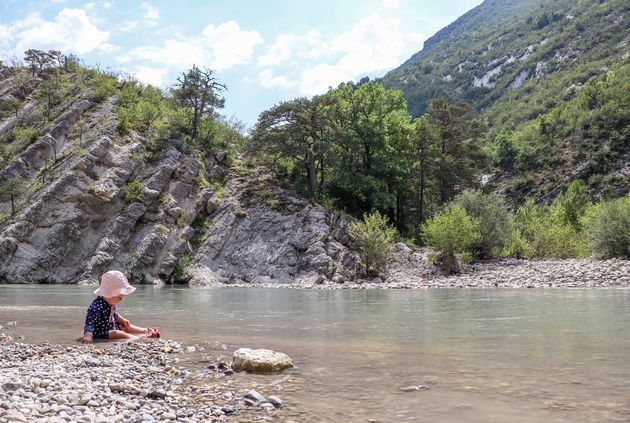 Een heerlijke rustige plek aan de rivier om lekker te spelen