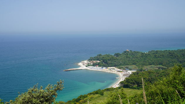 Overal dezelfde fraai gekleurde stranden