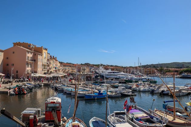 De gezellige haven van Saint-Tropez is het centrale punt van de stad en daar heb je genoeg te zien