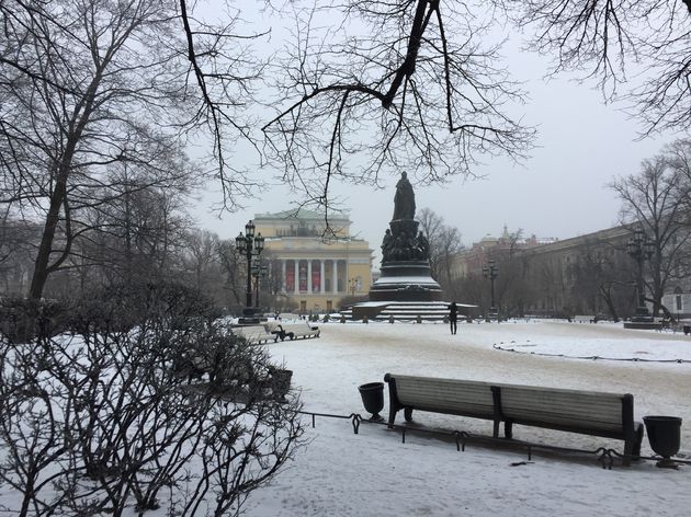 De tuin van het Russisch Museum in de winter