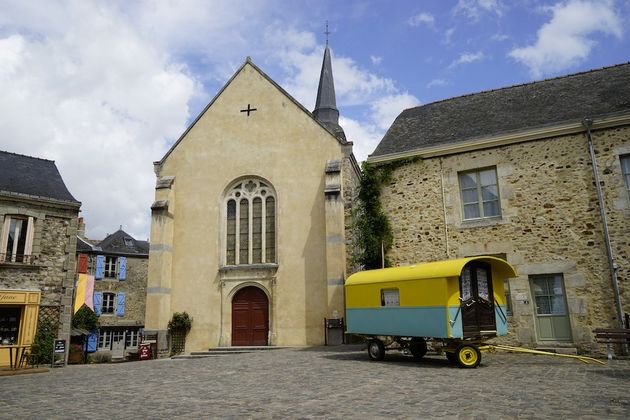 Dorpsplein van Sainte-Suzanne