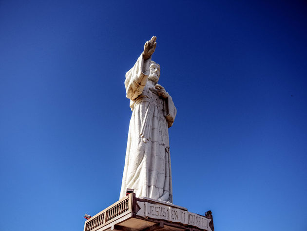 Vanaf het beeld van Jezus heb je het mooiste uitzicht op San Juan del Sur en de omliggende baaien