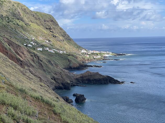 <em>Kliffen op het eiland Santa Maria<\/em>