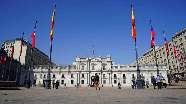 Ingang van La Moneda, het presidentieel paleis van Santiago de Chile