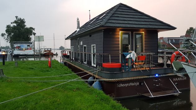Vaarhuisje, je eigen varend huis in Friesland