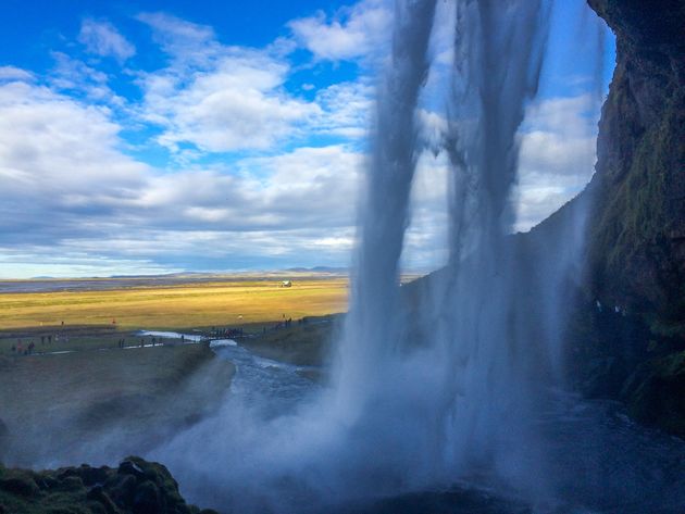 Het uitzicht vanuit achter de waterval!