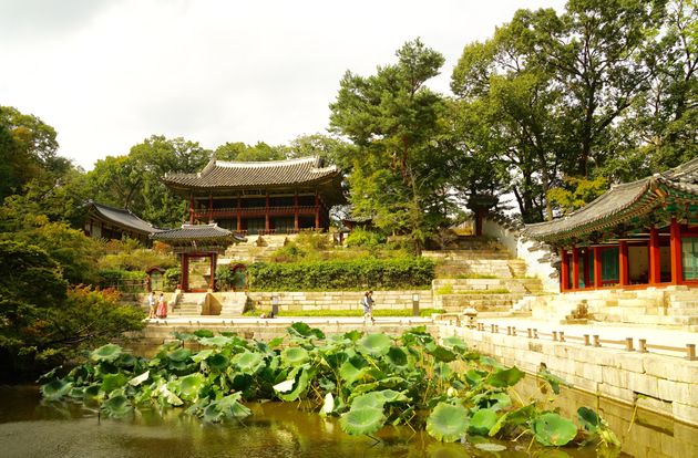 De vijver en de rust bij Gyeongbokgung Palace