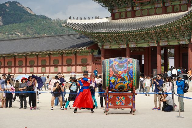De meest Indrukwekkende wisseling van de wacht bij het Changgyeonggung Palace