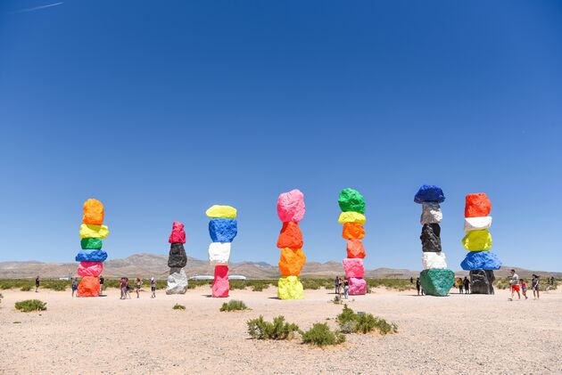 Bezoek de Seven Magic Mountains