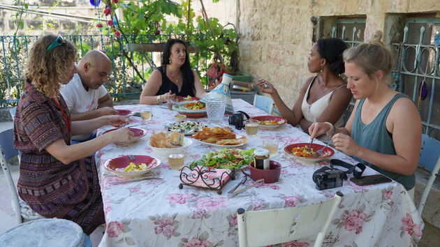 Eten bij Shoshana Karbassi (foto midden)