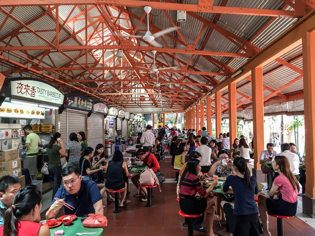 Doen in Singapore: eten in een hawker centre