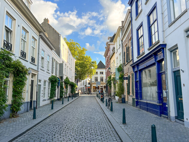 Shoppen bij originele winkels doe je in de Sint Annastraat