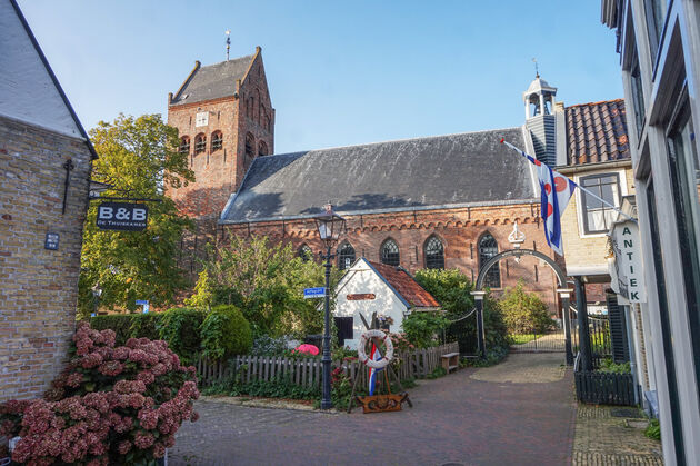 Knusse straatjes en steegjes met de Sint Piterkerk als middelpunt