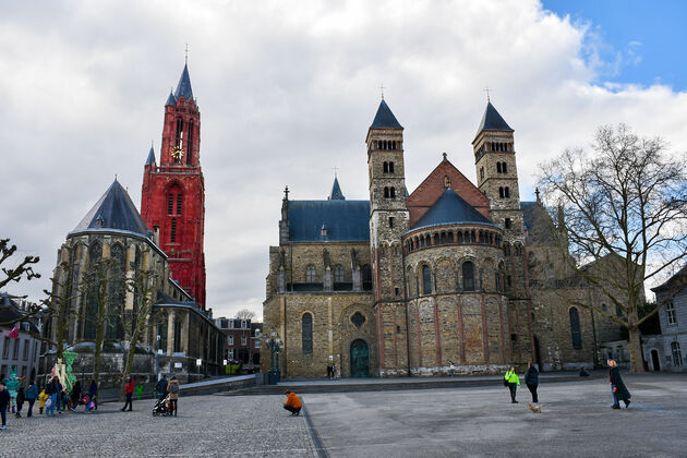 sint-servaasbasiliek-toren-sint-janskerk.jpeg