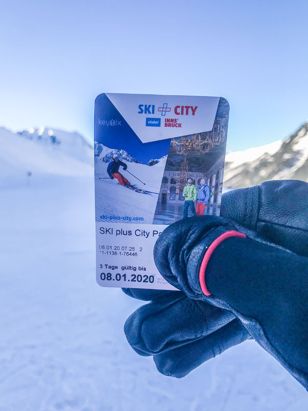Met de SKI plus CITY pass kun je ski\u00ebn in 13 skigebieden rondom de stad Innsbruck