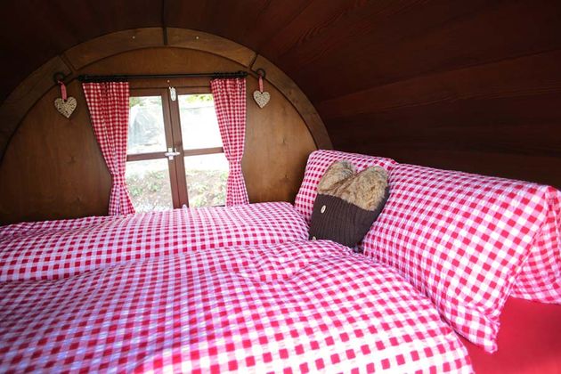 Het tweepersoonsbed in de Schlaf-f\u00e4sser, oftewel het wijnvat