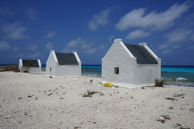 slavenhuisjes-bonaire.jpeg