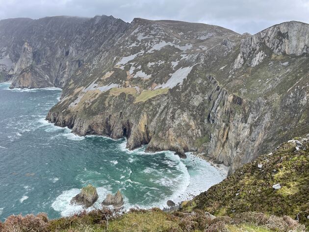 Beklim de Slieve League Cliffs voor een bijzonder mooi uitzicht op de hoogste zeekliffen van Europa. Een hike waar je stil van wordt.