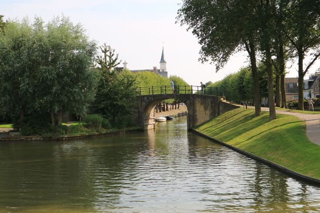 <em>Maak een wandeling over de oude vesting van Sloten.<\/em>