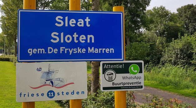 Sloten heet in het Fries Sleat wat je niet mag uitspreken als Slaat want anders ...