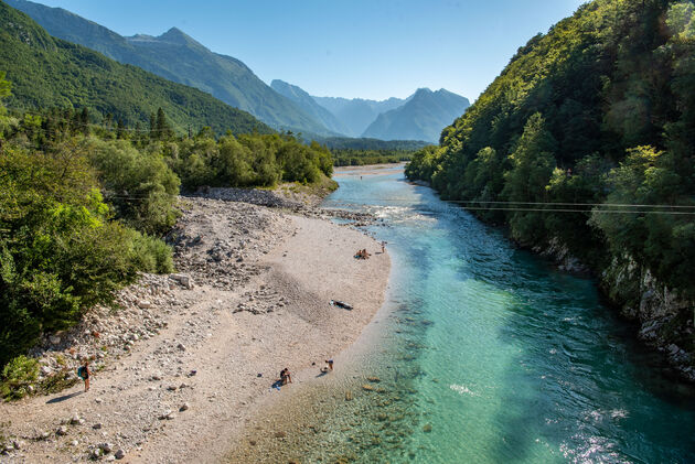 Smagardgroen water in de Soca Rivier