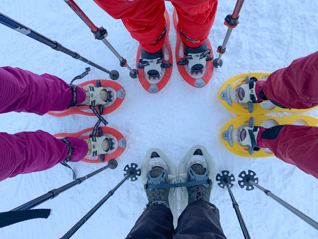 Sneeuwschoenen aan, wandelen maar