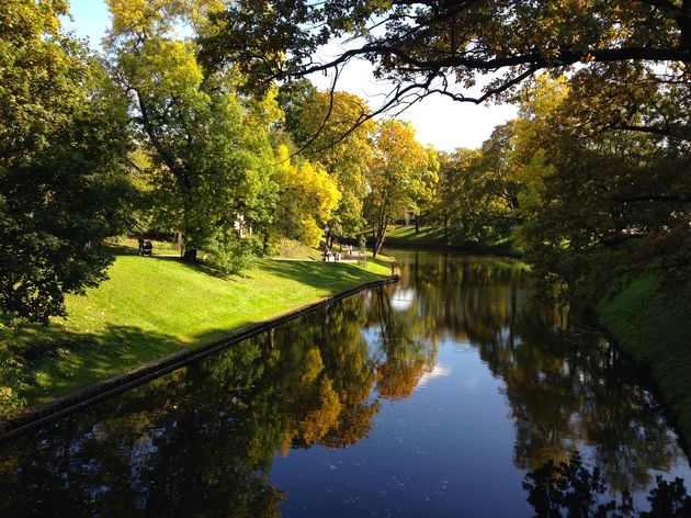 Een van de vele stadsparken in Riga. Zo mooi in de herfst!