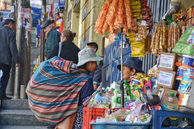 Overal op straat in La Paz wordt gehandeld en dat geeft de stad zijn charme