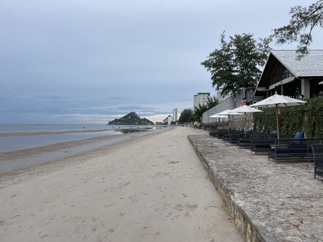 <em>Hua Hin heeft een heerlijk lang en breed zandstrand.<\/em>