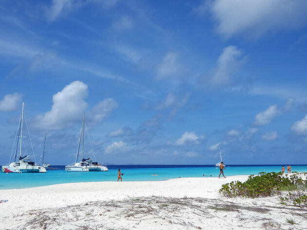 Het zinderend hete strand