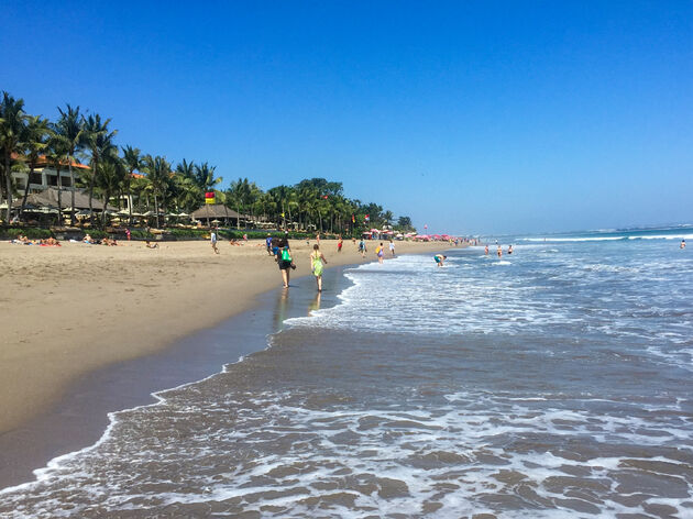 De mooiste stranden vind je aan de zuidwest kust van het eiland, tussen Canggu en Uluwatu in