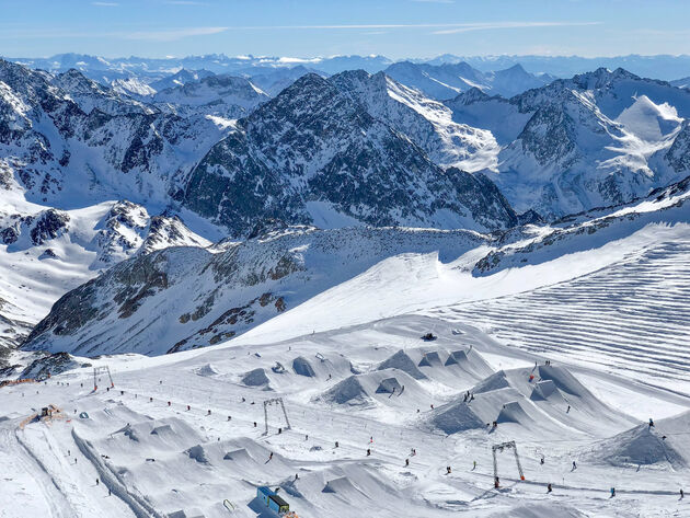 Op de top van de Stubaier Gletscher heb je dit prachtige uitzicht