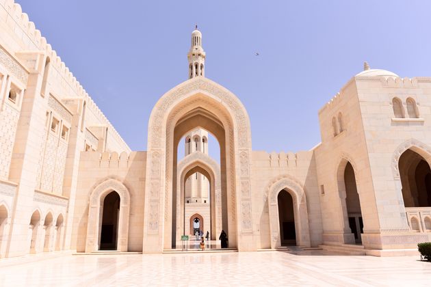 De indrukwekkende Sultan Qaboos Grand Mosque in hoofdstad Muscat