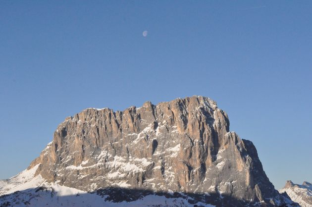 ... en dan als eerste de pistes op. De lucht is al blauw, dat wordt een heerlijke dag!