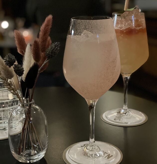 <em>Doen: cocktails drinken bij cocktailbar Svanen.<\/em>