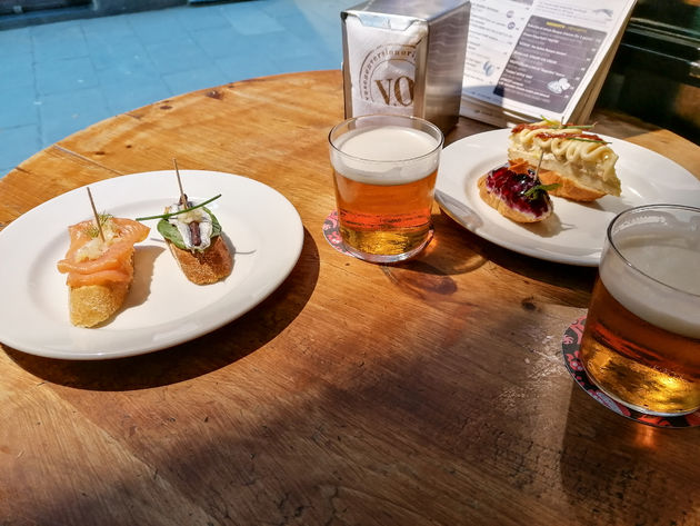 Een dag op de fiets in Barcelona sluit je natuurlijk af met tapas