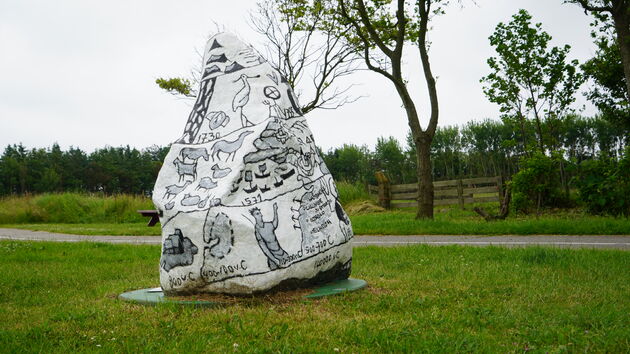 De geschiedenis van Texel is te lezen op een steen. Weet jij waar die staat?