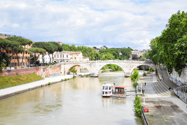 Uitzicht over de Tiber.