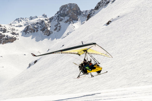 Als een vogel vlieg je door de Franse Alpen in een ULM