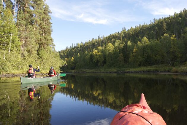 De beste tip voor Lapland in de zomer: ga kano\u00ebn of kajakken!