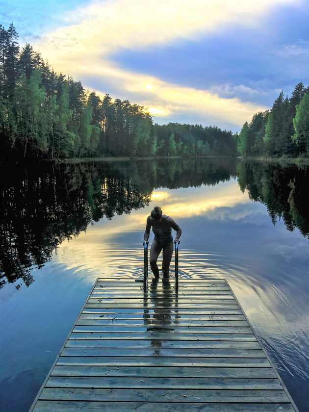 Na de sauna even bijkomen in zo`n idyllisch meertje: heb jij al zin om deze reis te gaan maken?