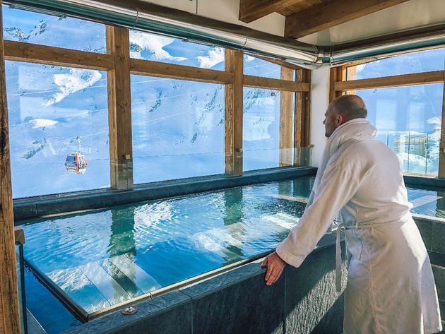Uitzicht op de Presena-gletsjer vanuit de sauna: op en top genieten!