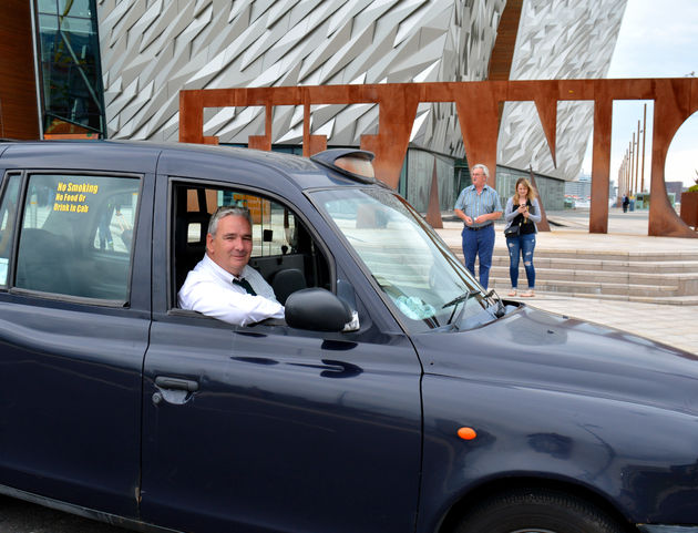 Billy Scott is een van de bekendste tour guides van Belfast