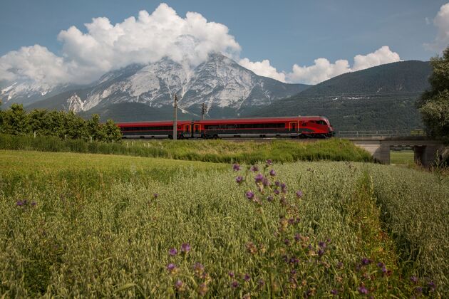 Reis volledig ontspannen met de trein naar Tirol!\u00a9 Tirol Werbung - Regina Recht 