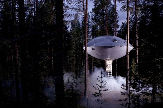 <em>Slapen in een UFO, bij het Treehotel is het mogelijk<\/em>