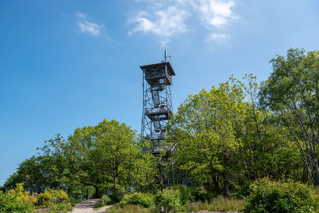 Beklim de uitkijktoren