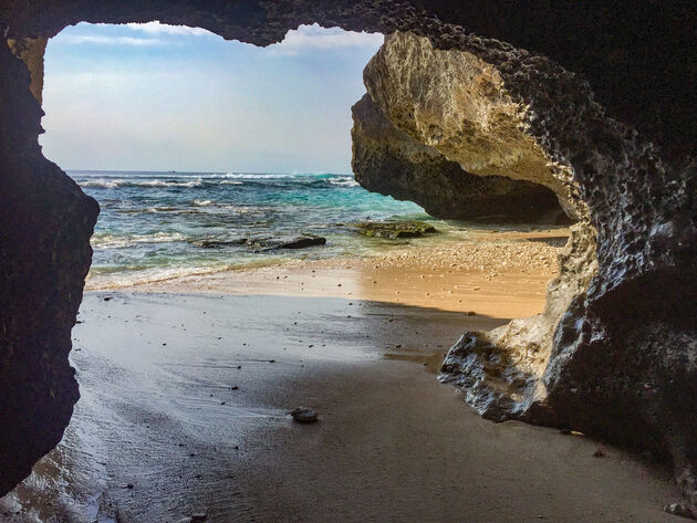 Uluwatu Beach is een van de meest bijzondere stranden van Bali