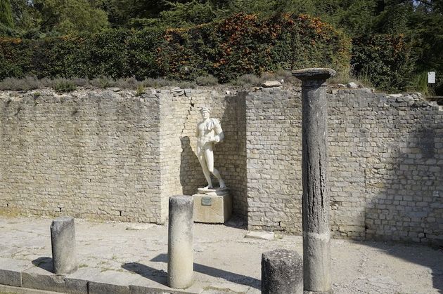 Vaison_la_Romaine_apollo_1