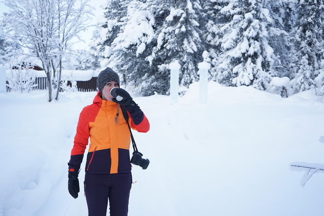 Lapland essentials: genoeg laagjes, een heerlijke muts, wanten, warme thee en een camera!